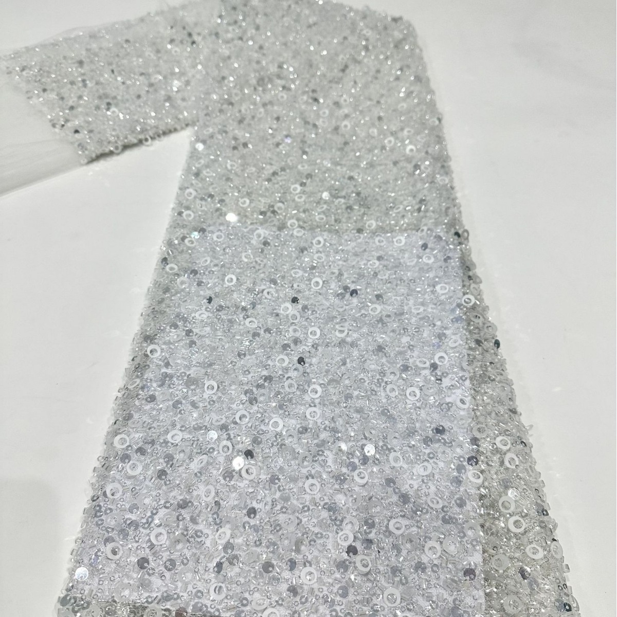 Inventario de piezas de pendientes pesados sequinado tubo de perlas bordado tela de malla vestido vestido de boda cheongsam tela de vestido