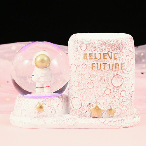 Cartoon glowing astronaut figurine, INS feng shui crystal ball pen holder, astronaut home desktop small night light wholesale