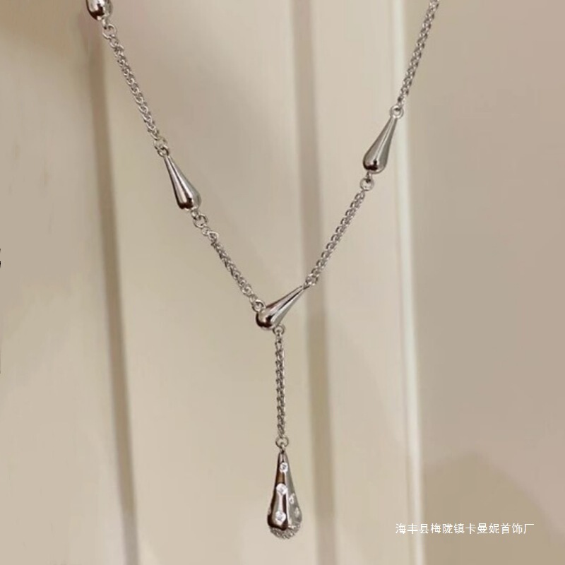silver Small Man Waist Water Drop Pendant Necklace Light Luxury High-end Elegant Atmospheric Autumn and Winter All-match Thousand Gold Style Clavicle Chain silver Small Man Waist Water Drop Pendant Necklace Light Luxury High-end Elegant Atmospheric Autumn and Winter All-match Thousand Gold Style Clavicle Chain