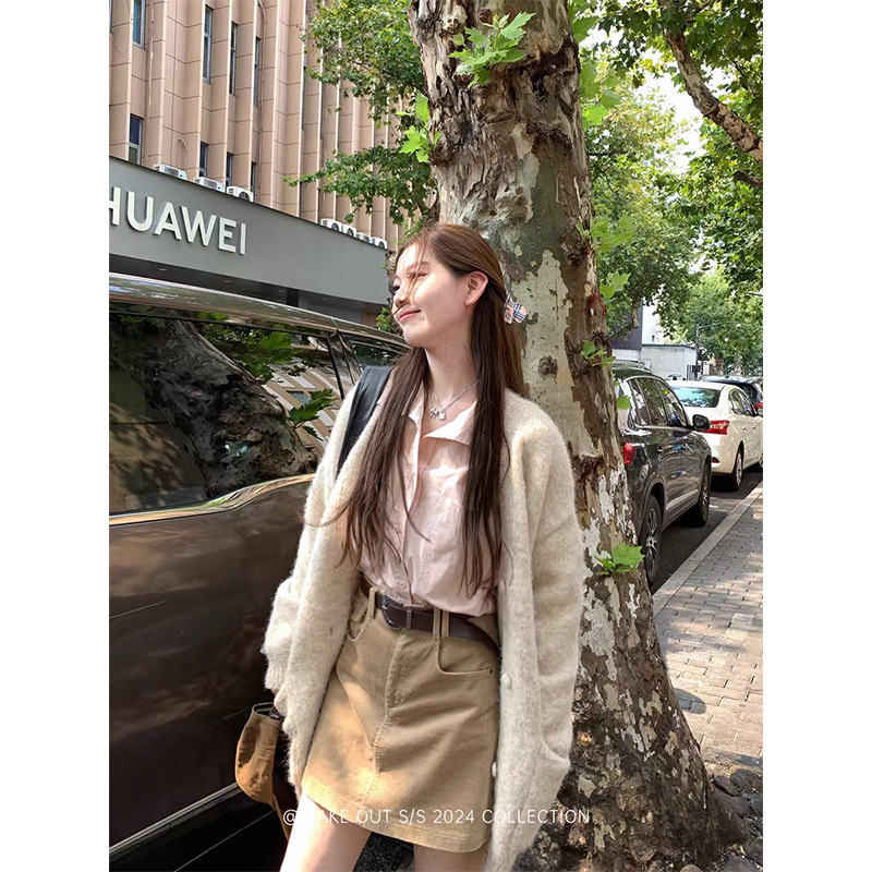 [Love at First Sight] High-Sense Light Pink Stand-Up Collar Shirt for Women in Autumn, Loose Elegant and Work Clothing Shirt