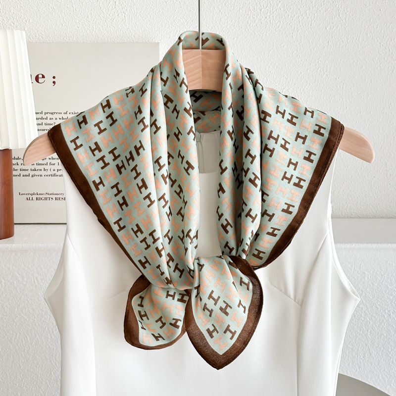 전체 페이지 작은 H 문자-Green Coffee