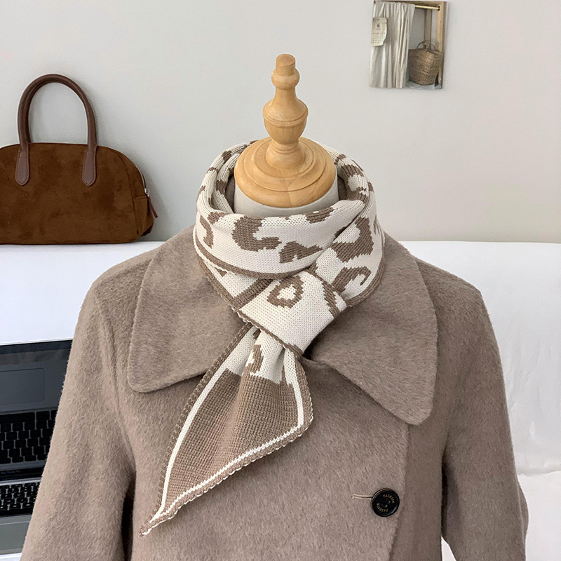 Bufandas de invierno para mujeres nuevas rayas clásicas en blanco y negro versátiles coreanas de decoración de cuello perezoso temperamento bufandas de cuello