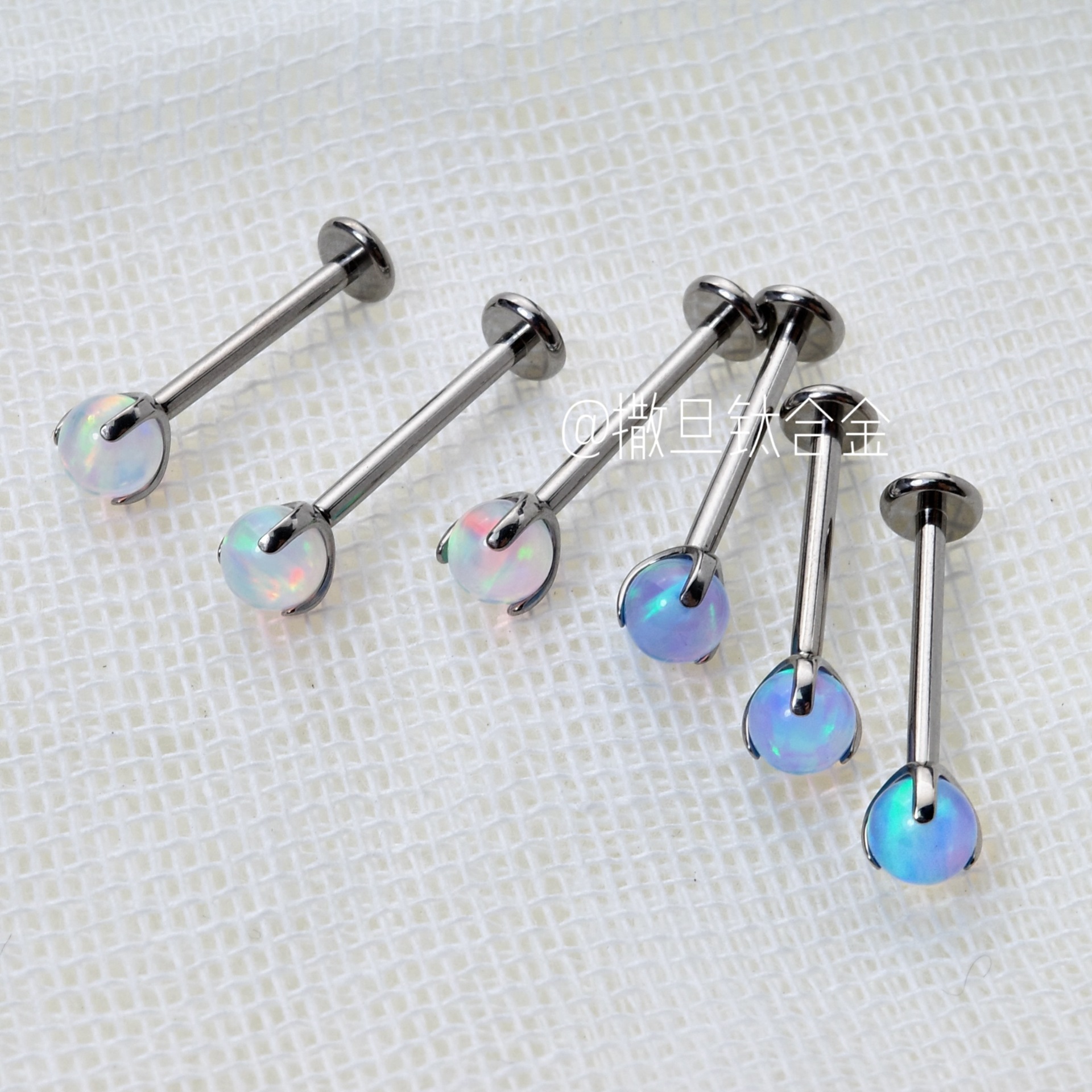 16G labret stud size and finish detail