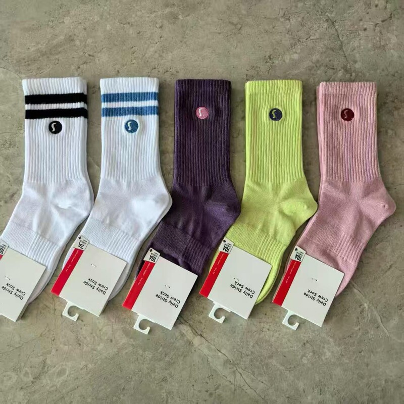 New Lulu Combed Cotton Embroidered Logo Two-Stripe Unisex Casual Sports Socks Running Fitness Breathable Trendy Socks New Lulu Combed Cotton Embroidered Logo Two-Stripe Unisex Casual Sports Socks Running Fitness Breathable Trendy Socks