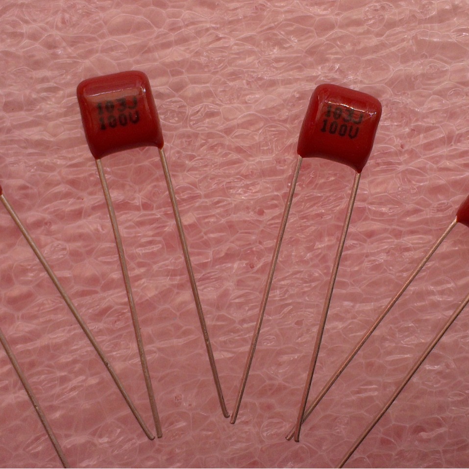 CBB薄膜电容103J10NF100V脚距5MM