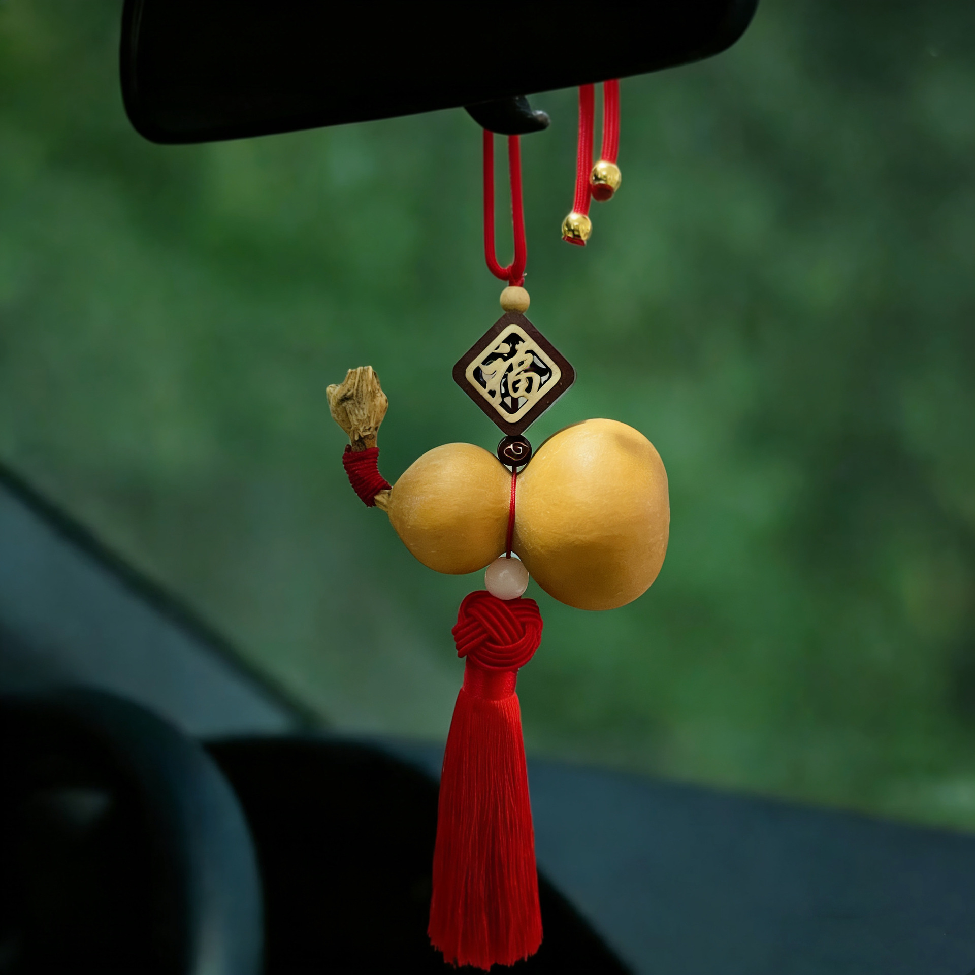 Natural Cinnabar Gourd Car Hanging Ornament for Rearview Mirror, Door-To-Door Pendant Decoration, High-End Tassel with Open and Closed Design