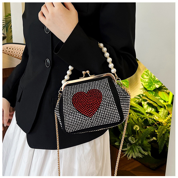 Women's Small Pu Leather Heart Shape Elegant Vintage Style Beading Clasp Frame Dome Bag display picture 9