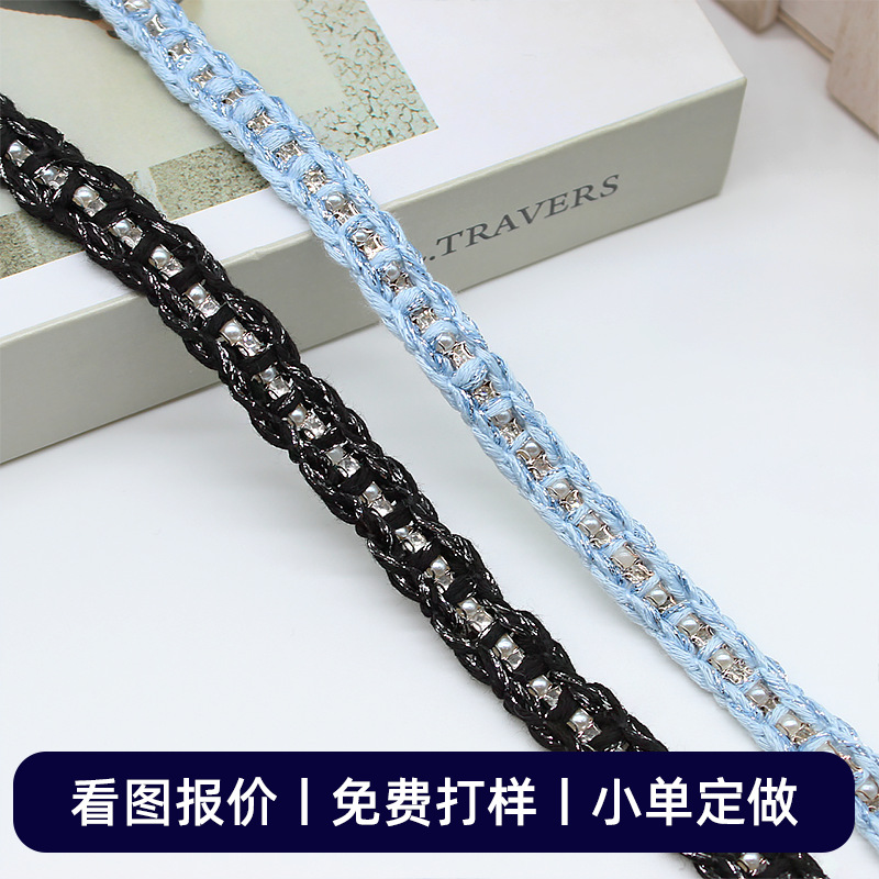 �������� ��ɫС������׻����м����������1.3cm�����ϻ�������