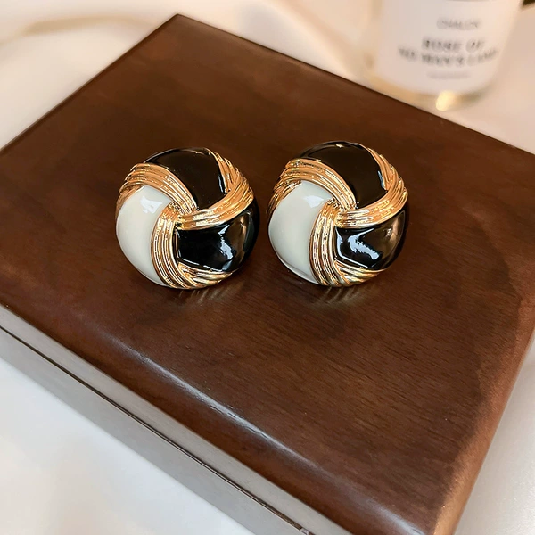 35#Silver needle color combat circle button earrings