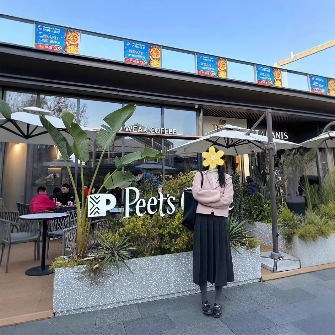 灰色の毛の半身のスカートの2024春と秋の女性のハイウエストのデザイン感の小さい衆の百パートナーのスカートの長いタイプのa字のスカートの女性