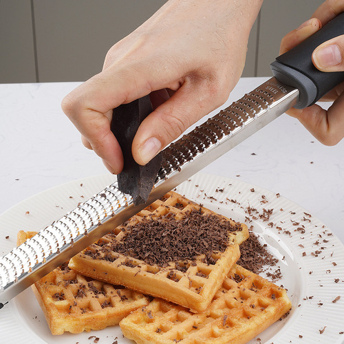 Amazon's new cheese grater 304 stainless steel multifunctional chocolate cheese grater lemon ginger grater