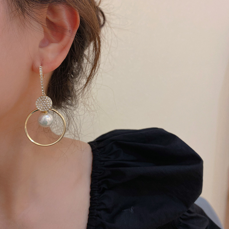 Fashion Rhinestone Circle Pearl Long Earrings display picture 8