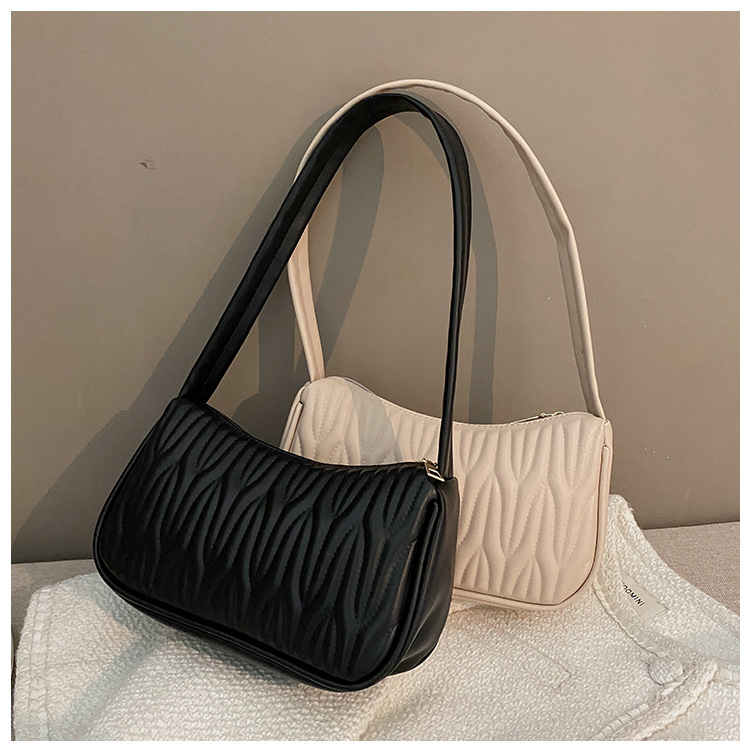 Bolsos de nicho francés para mujer 2024 verano nuevo estilo moda de moda bolso cuadrado pequeño de un solo hombro textura plisada bolso de axila portátil