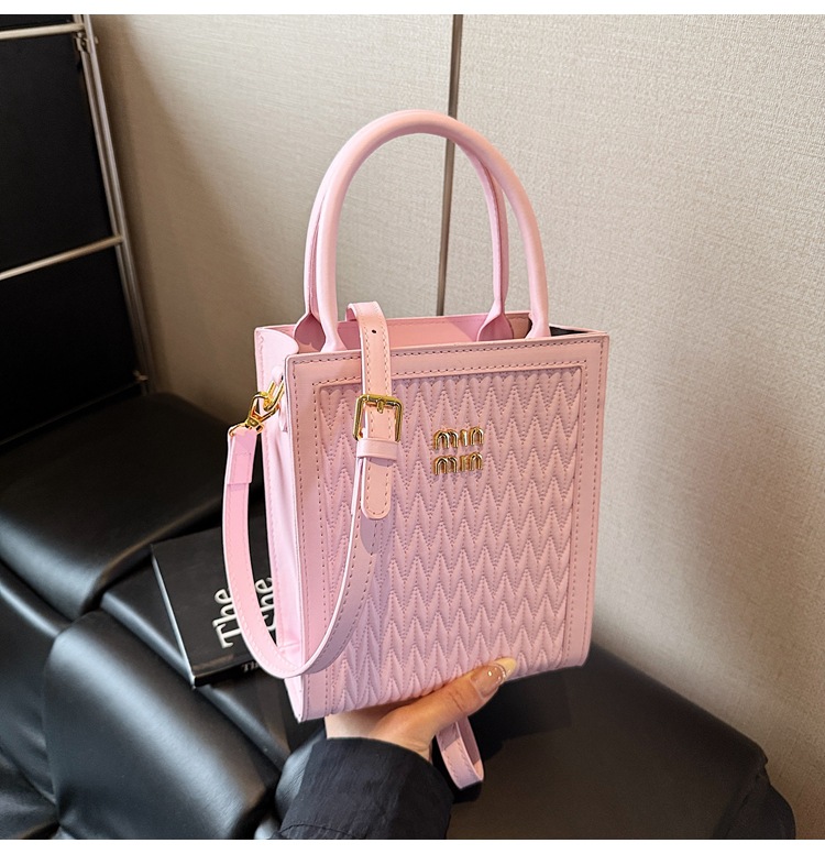 This year, the "Small Bag Women 2025" new trendy summer fashion, versatile and niche design hand-held shoulder crossbody bag is in vogue undefined