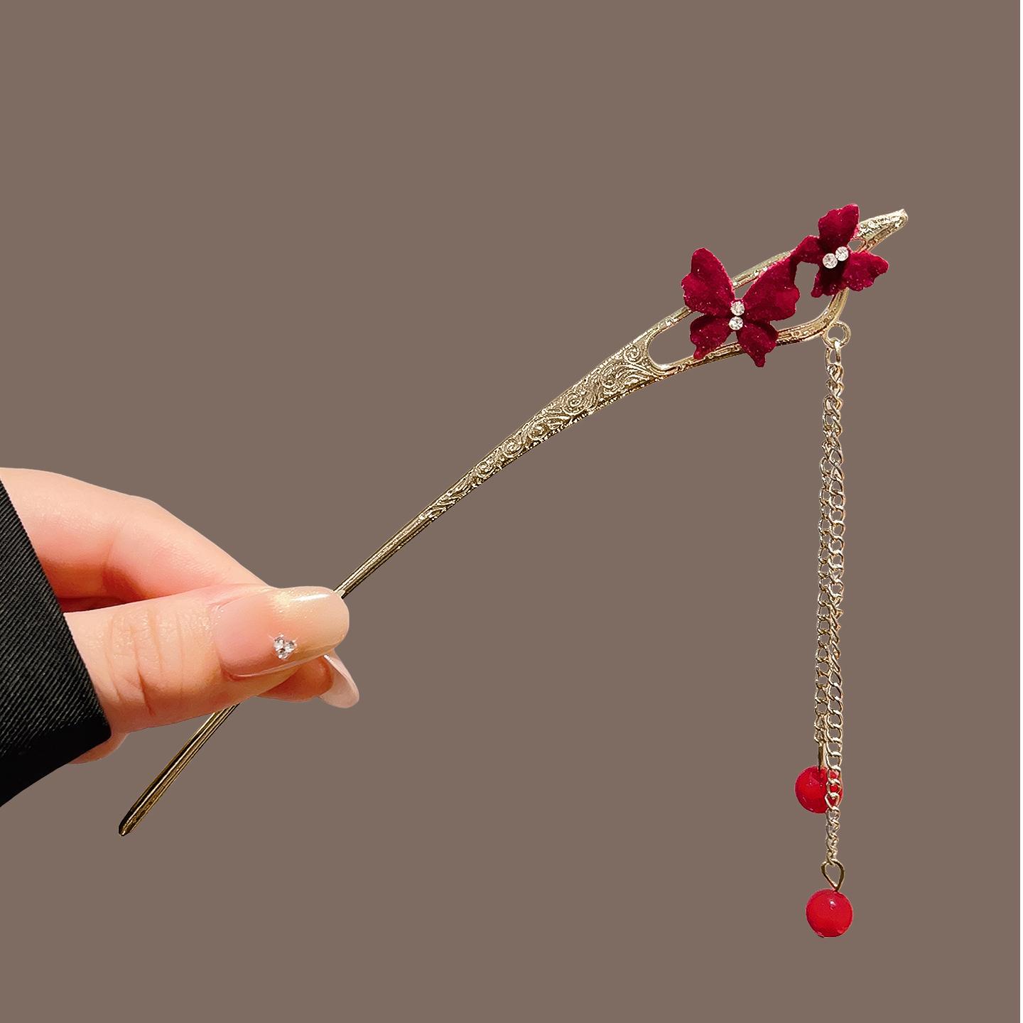 Golden Chinese hairpin with tassels