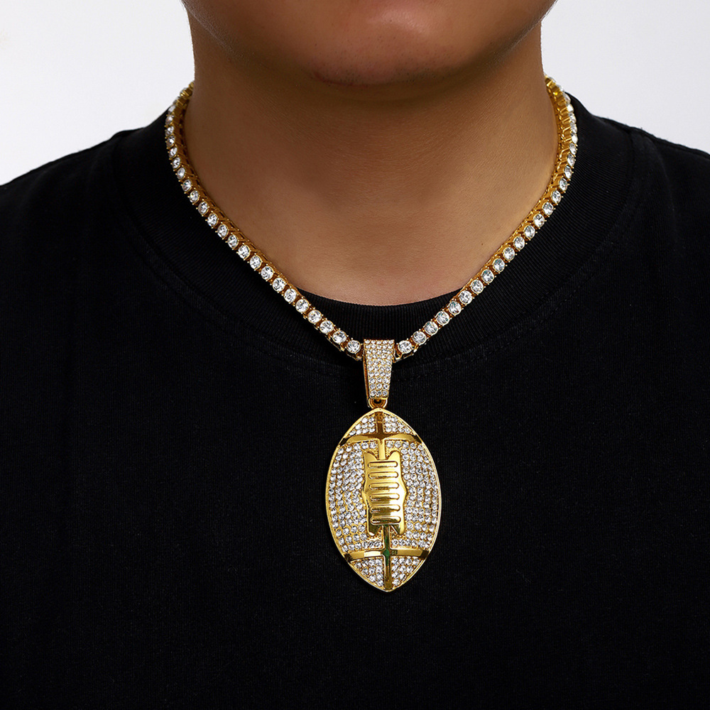 Original nuevo Super Bowl fútbol americano hip hop viento colgante cadena de diamantes Europa y América hip hop joyería de aleación popular