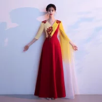 Красное вечернее платье для солистки, длинная юбка, одежда для выступления хора, одежда для ведущего, одежда для дирижера, одежда для выступления взрослых.