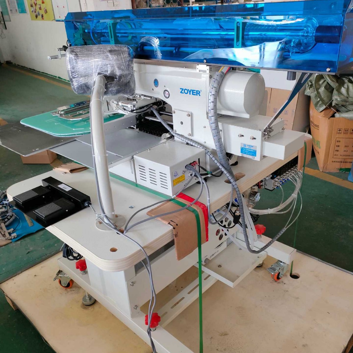 ZY3520M-KD máquina de abrir bolsillos láser ropa vaquero bolsillos coser de automóviles computadora puerta máquina de coser multifuncional Zuoyi