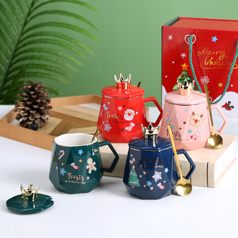 卸売りのクリスマスのギフトボックスのセットの陶磁器の杯の蓋のスプーンの漫画のマグカップのコップの贈り物のお土産|undefined