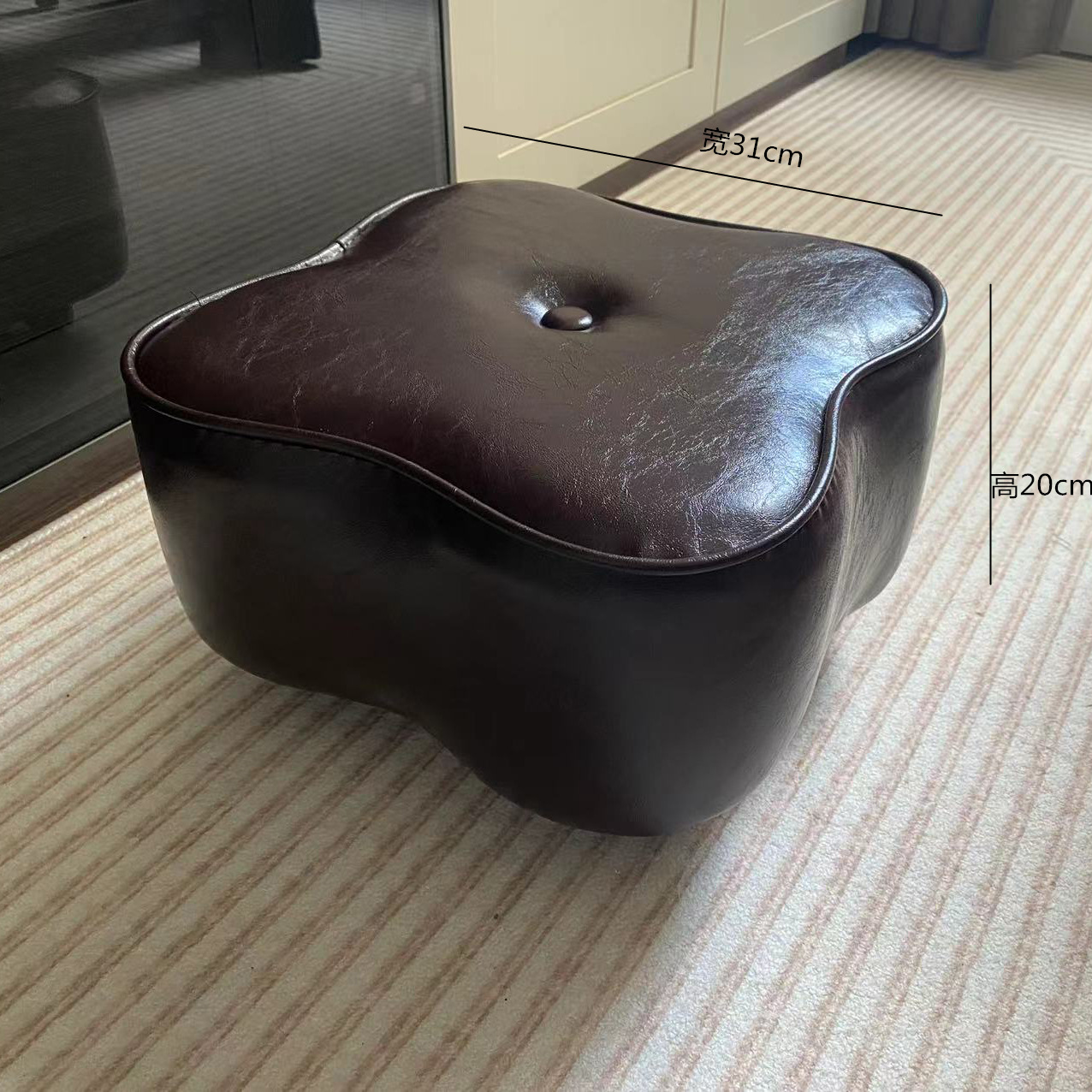 네잎 클로버 유니버설 휠-브라운