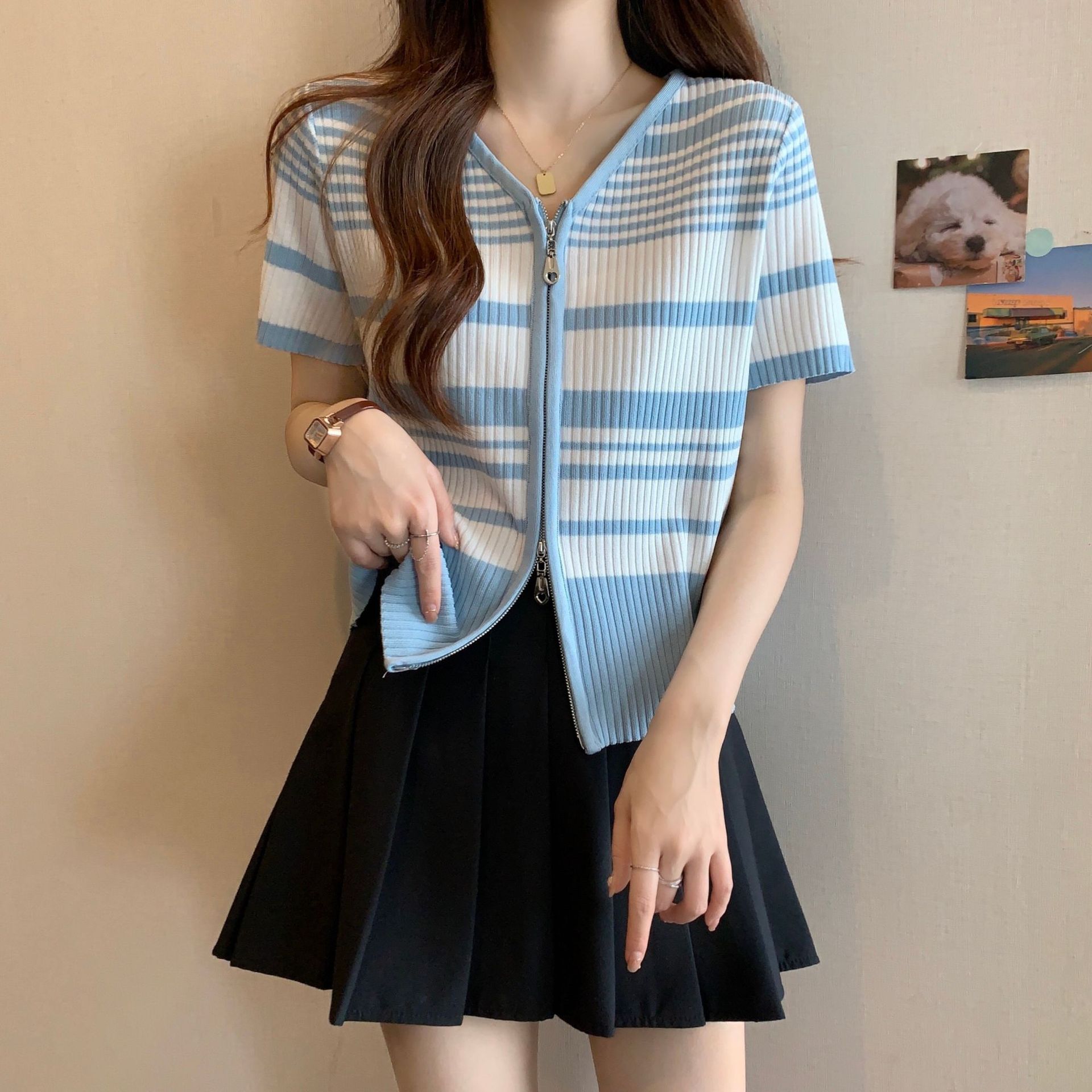 T-shirt a maniche corte con scollo a V a righe chic per donna in estate, alla moda e snellente, elegante maglia in seta ghiacciata con cerniera_voghion.com