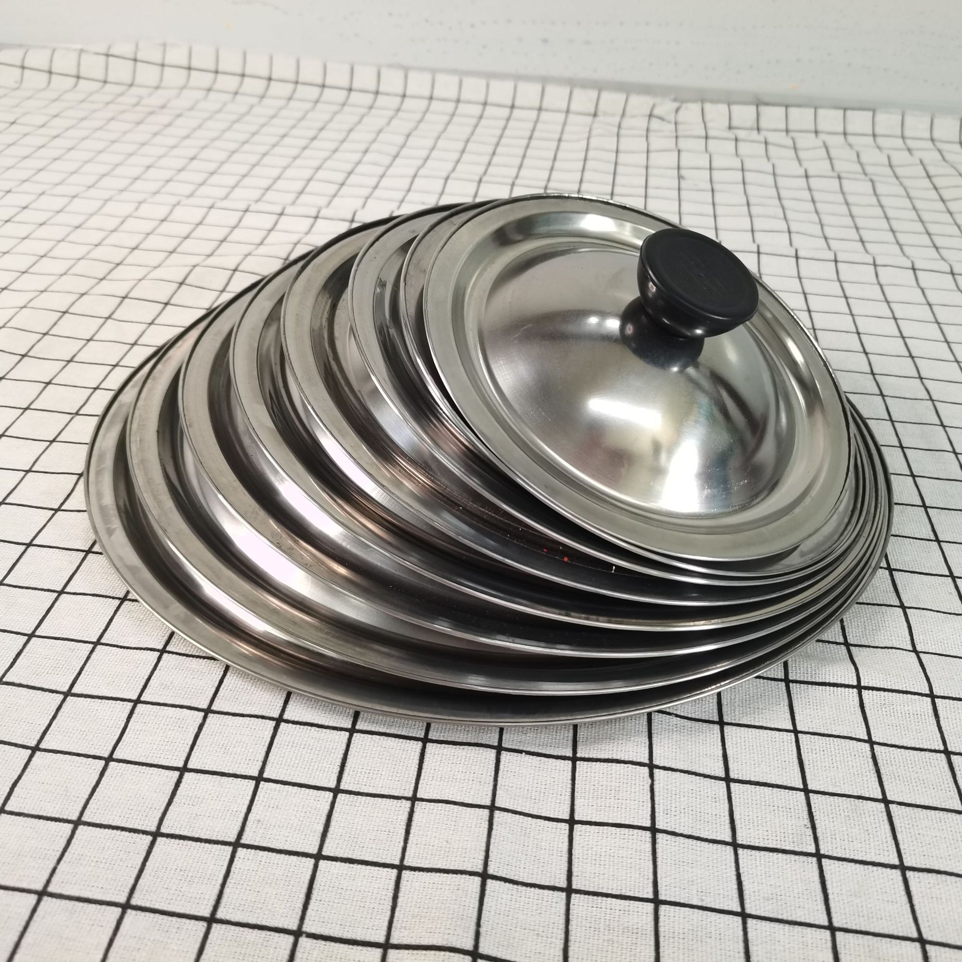 不锈钢小锅盖 多用金属菜盖防溢汤锅水桶盖大小规格味盅平盖现货