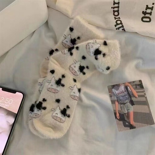 Mink velvet socks for women in autumn and winter, thickened with velvet, cute cow spots, furry home sleeping floor long woolen socks