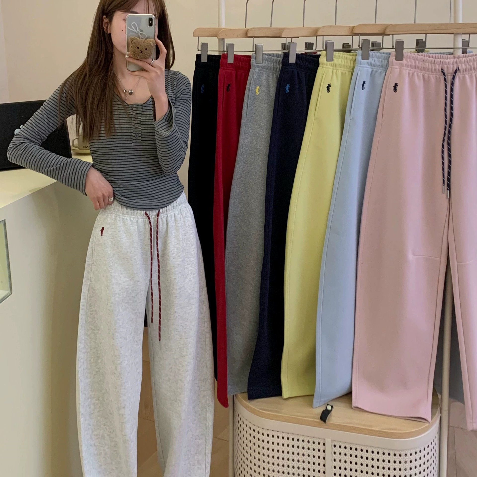 25 пружинных маленьких вышитых штаны ятаган повседневный дикий внешний вид, свободная мода, тонкие трикотажные брюки с высокой талией для детей