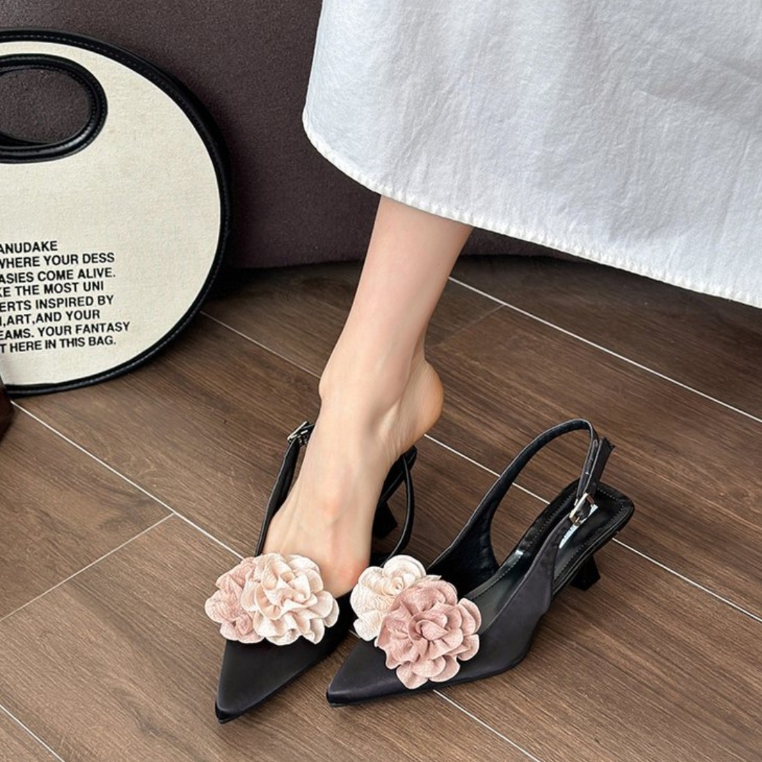 2025年春夏新款高跟法式女鞋气质尖头花朵包头凉鞋女鞋子