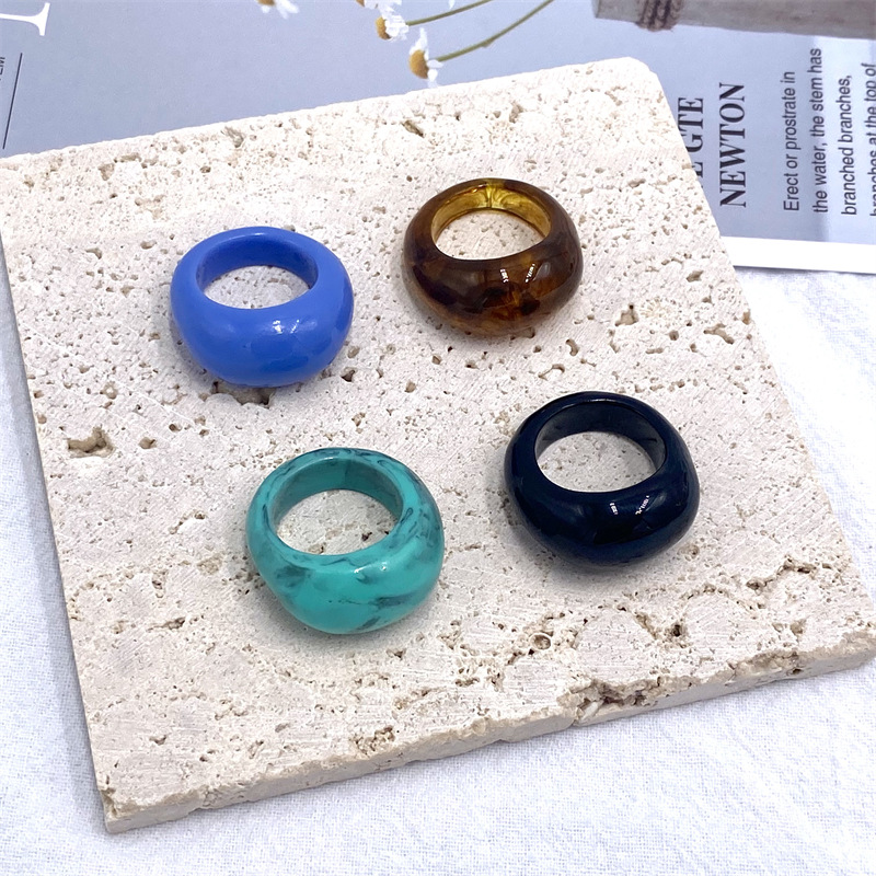 Corea del Sur Dongdaemun ins Mori estilo frío estilo nicho diseño retro floreciente anillo de resina de forma especial