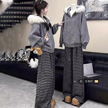 �����ӽq���bŮһ����ѝ�b���e�L�Bñ�l�����יM�l�y���ѝ�ɼ���