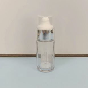 ���ɷ�ƿ30ml+3gˮ�ۻ��һ�wƿ�ɝ���ĸƿ�pǻ���Ĺ��ľ��AҺƿ