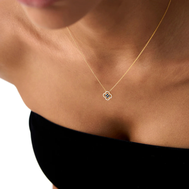 Four-Leaf Clover Fashion Pendant Necklace Inlaid with Colorfulful Zircon Dopamine Style Design Exquisite Necklace Women's Clavicle Chain Four-Leaf Clover Fashion Pendant Necklace Inlaid with Colorfulful Zircon Dopamine Style Design Exquisite Necklace Women's Clavicle Chain