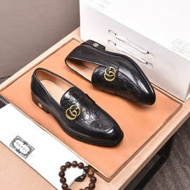 英伦休闲男鞋新款商务正装皮鞋男款圆头漆皮潮鞋韩版一脚蹬乐福鞋