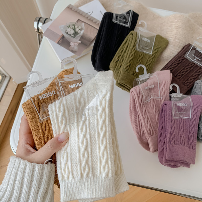 23年襪子女日系針織麻花羊絨女士中筒襪 ins潮百搭復古保暖堆堆襪