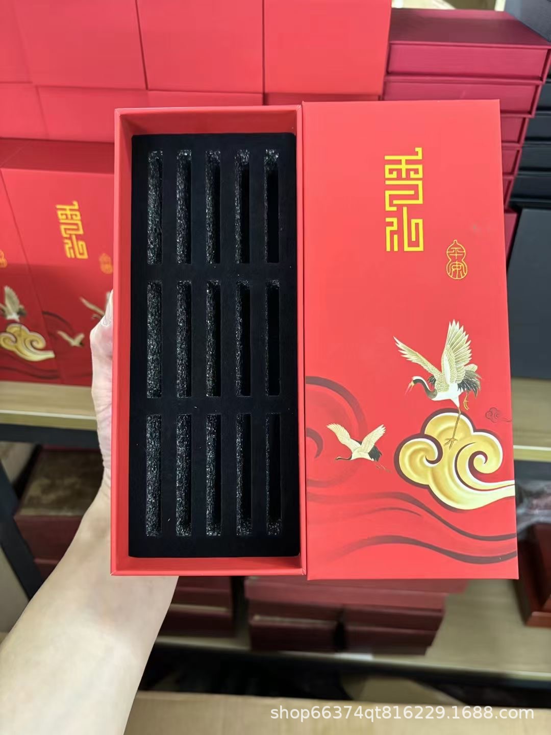 그림과 같이 Daxiang Yunxiang 15개들이 상자에 들어 있습니다.