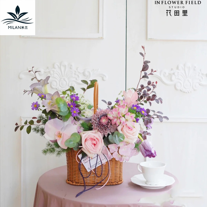 Cesta de flores de ratán de estilo pastoral de mano cesta de mimbre de plástico cesta tejida a mano arreglo floral cesta pequeña cesta de picnic de hierro