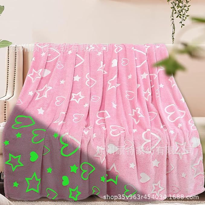 优质法兰绒夜光毯柔软舒适不起球粉色爱心儿童的礼物跨境商品