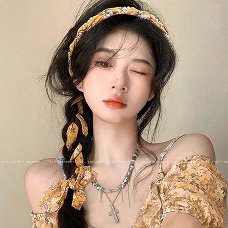 12 flores amarillas.