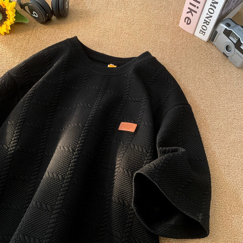 Тенденция тренда футболки летом 2024 новый семицентный рукав дизайн чувство нишевые текстуры жаккард с короткими рукавами для мужчин