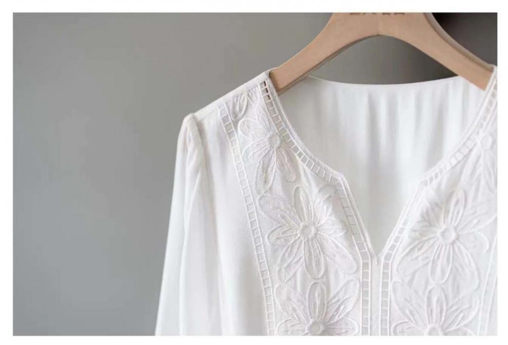 Elegant White Embroidered Chiffon Dress Loose Holiday Long Skirt V-neck Polyester Fabric A-line Silhouette New Style display picture 3