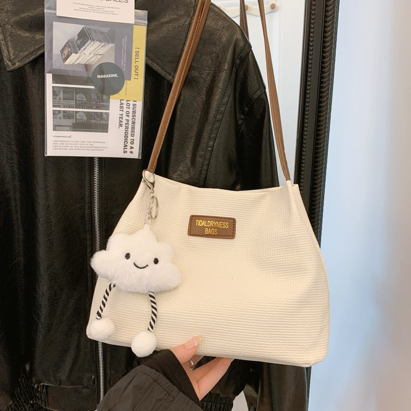 Bolsa de alta sensación para mujeres 2024 nuevo otoño moda bolso de hombro de moda estilo exterior versátil bolso de transporte público