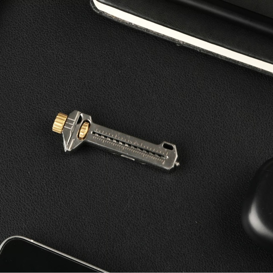 12合一EDC工具  拆卸扳手  EDC多功能钥匙扣