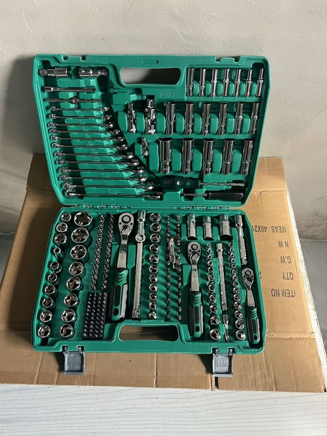 European Quality 216-Piece Auto Repair Tool Set Socket Wrench Combination Car Repair Kit Complete Wrench Set