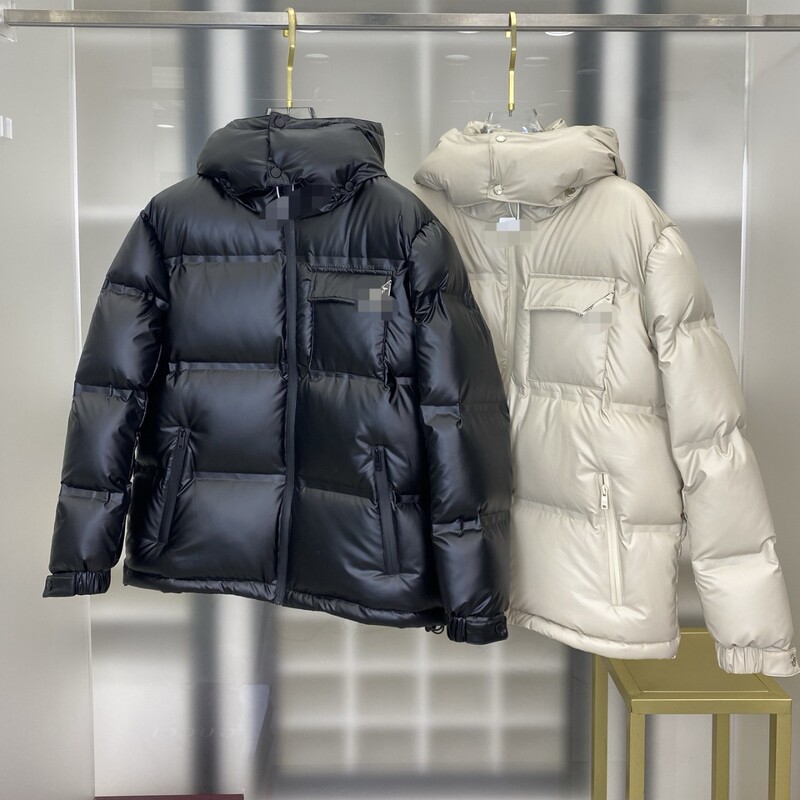 Milan fashion brand Prada classic pocket triangle logo couple's hooded down jacket, warm down coat Milan fashion brand Prada classic pocket triangle logo couple's hooded down jacket, warm down coat