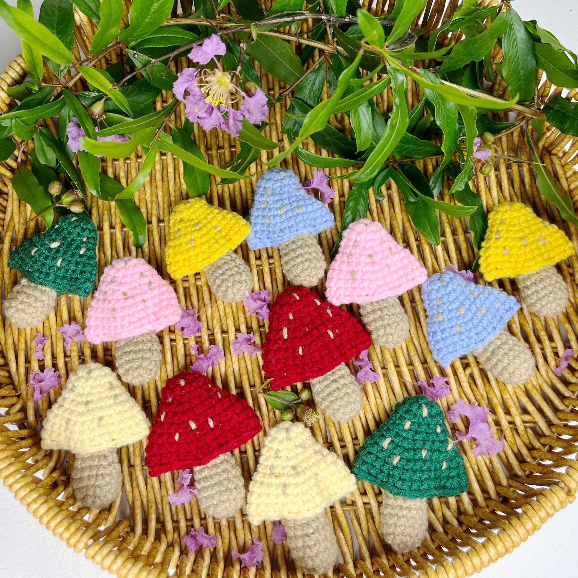 Ready-Made Handmade Crocheted 3D Mushroom Children's Clothing Accessories, Garment Accessories, Keychains, Hair Accessories, DIY Decoration