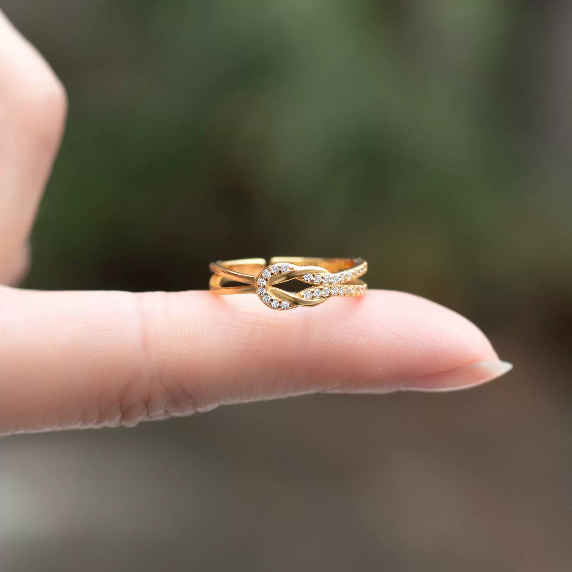 跨境热卖S925纯银打结镶钻戒指个性欧美手饰小众轻奢开口锆石指环