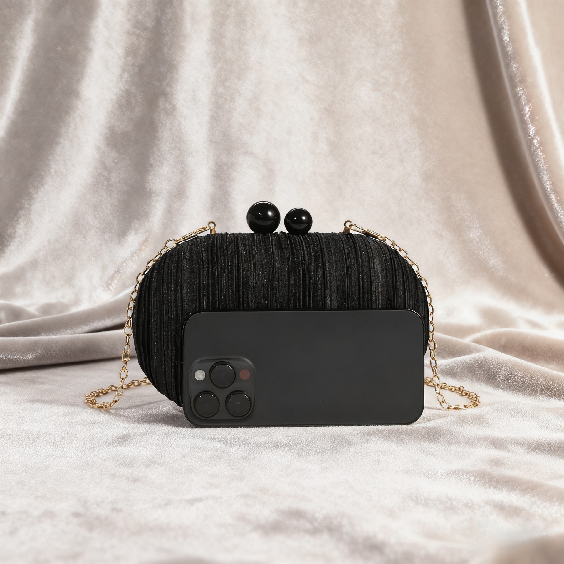 Bolsa de cena de lujo ligera de dama transfronteriza, elegante satén, cheongsam plegado, bolsa de mano, bolsa de novia de moda, bolsa de cena