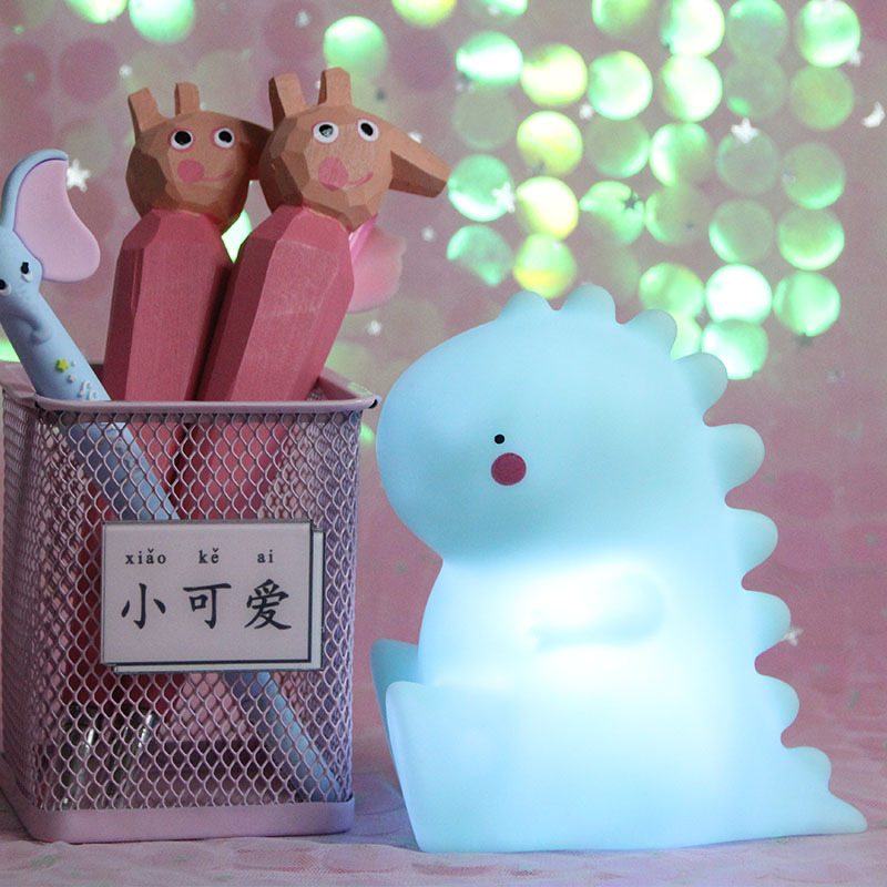 2024 nuevo producto creativo conejito vinilo luz nocturna puesto de venta caliente dibujos animados juguetes luminosos para niños souvenirs