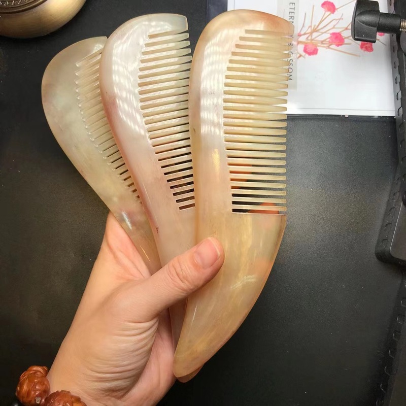 規格品の厚い黄色の牛の角の櫛の羊の角のイルカは静電気を防止します。|undefined